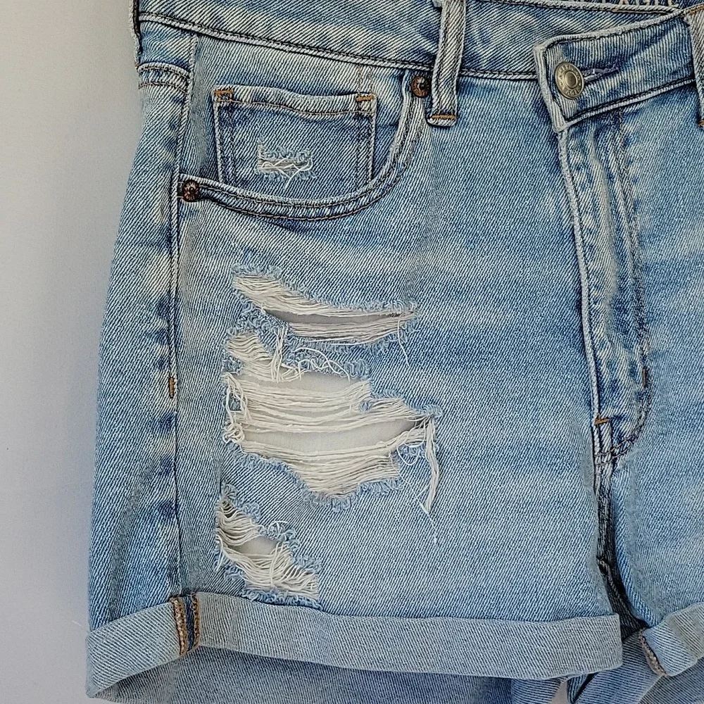 American Eagle Outfitters mom shorts